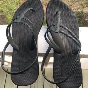 Reef Lux T flip flops